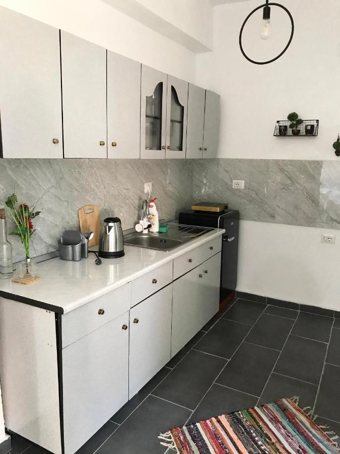 Guesthouse "Shtepia Ime" Permet Luaran gambar