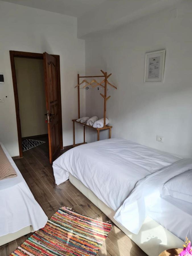 Guesthouse "Shtepia Ime" Permet Luaran gambar