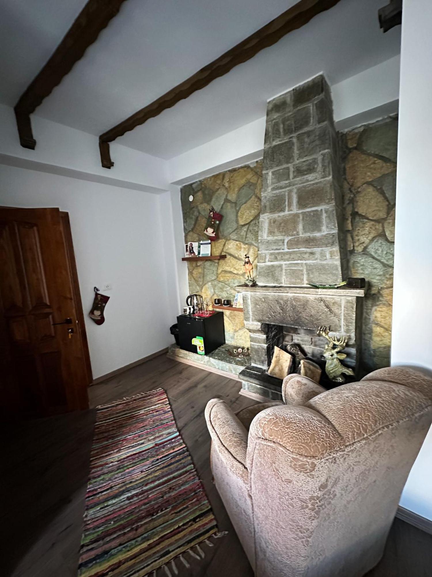 Guesthouse "Shtepia Ime" Permet Luaran gambar